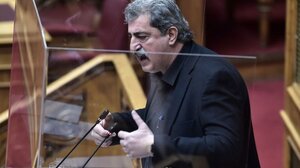 Στη βουλή η συμμετοχή των στρατιωτικών σε διαγνωστικές εξετάσεις που πραγματοποιούν σε Δημόσια Νοσοκομεία. 
