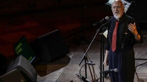 Ο Aρκάς αποχαιρετάει τον Διονύση Σαββόπουλο