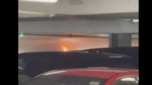 Συναγερμός στο Χίθροου - Εκκενώθηκε τριώροφο πάρκινγκ του αεροδρομίου λόγω φωτιάς