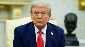 Τραμπ: Ακυρώνω όλα τα διατάγματα Μπάιντεν που υπογράφηκαν με autopen