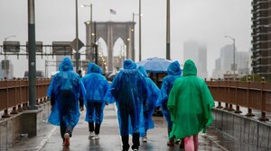 Σφοδρές βροχοπτώσεις στη Νέα Υόρκη: Δύο νεκροί - Προβλήματα στις πτήσεις