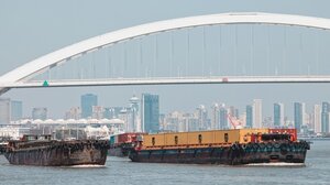 Η Κίνα έτοιμη να δώσει μάχη «μέχρις εσχάτων» μετά την εξαγγελία νέων αμερικανικών δασμών