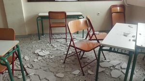 Πόρτο Ράφτη: Έπεσαν σοβάδες σε κεφάλια μαθητών δημοτικού - Δύο τραυματίες