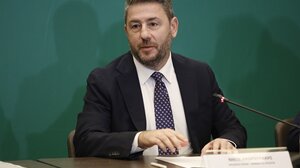 Ν. Ανδρουλάκης: «Καλώ τα κόμματα της δημοκρατικής αντιπολίτευσης να συνεννοηθούμε για την αναθεώρηση του άρθρου 86»