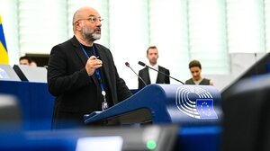 Σάκης Αρναούτογλου προς Κομισιόν: Γιατί η σεισμόπληκτη Κρήτη έμεινε εκτός “Εξοικονομώ 2025” και RePowerEU;