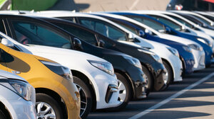 Πώς στήθηκε η απάτη με πολυτελή αυτοκίνητα χωρίς φόρο που αποκάλυψε η ΑΑΔΕ: Οι εταιρείες-βιτρίνες και τα ψευδή τιμολόγια «margin scheme»