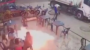 Βραζιλία: Πέταξε σπίρτο στο πάτωμα σε εστιατόριο βενζινάδικου και έβαλε φωτιά