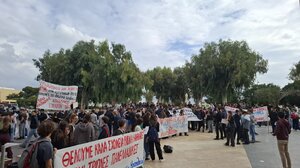 Στους δρόμους εκπαιδευτικοί, φοιτητές και μαθητές- Συγκέντρωση στην πλατεία Ελευθερίας