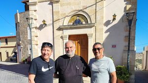 ΟΦΗ: Στην Ελιά, τον τόπο του Ευγένιου Γκέραρντ, οι Αλεχάντρο Ίσις και Χάιμε Βέρα!