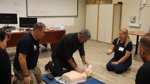 Επιμελητήριο  Ηρακλείου: Αγορά απινιδωτή και εκπαίδευση σε πρώτες βοήθειες