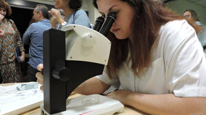 Μαθητές σε ρόλο επιστημόνων στην ημερίδα επιστήμης των πολιτών “Youth for Diagnostics”