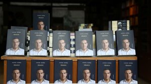 «Ιθάκη» του Αλέξη Τσίπρα: Ξεπέρασε τις 33.000 πωλήσεις σε μια ημέρα