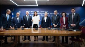 Συλλογικές συμβάσεις: Οι 12 αλλαγές που φέρνει η τριμερής συμφωνία στο εργασιακό τοπίο