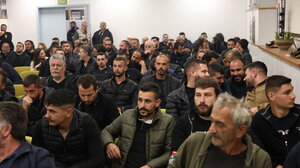 "Εκρηκτικό" κλίμα μεταξύ των αγροτοκτηνοτρόφων - Απόψε, κεκλεισμένων των θυρών, η σύσκεψη στην Παγκρήτια Συντονιστική