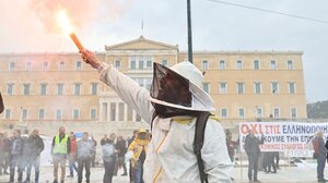 Στην Αθήνα για το παναγροτικό συλλαλητήριο οι μελισσοκόμοι των Χανίων