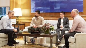 Τον Νόβακ Τζόκοβιτς υποδέχθηκε στο γραφείο του ο Κυριάκος Μητσοτάκης