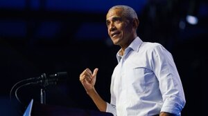 Ομπάμα κατά Τραμπ: "Κάθε μέρα μια νέα φουρνιά ανομίας και τρέλας"