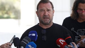 Η ανάρτηση Πλακιά για το κόμμα Καρυστιανού: Θα ξαναδείτε το έργο σε καινούργια εκδοχή!