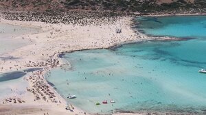 Ενιαία Ευρωπαϊκή Στρατηγική Τουρισμού το 2026 - Πώς θα λυθεί το πρόβλημα του υπερτουρισμού