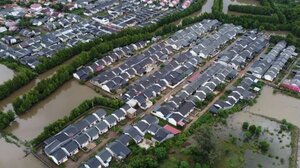 Οι νεκροί από τις πρόσφατες πλημμύρες στην Ινδονησία ξεπέρασαν τους 1.000