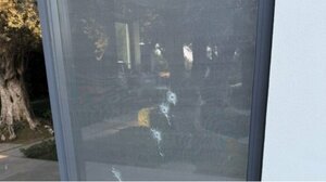 Στις 14 σφαίρες στη μεζονέτα του επιχειρηματία ψάχνουν τις απαντήσεις για την επίθεση στη Ρόδο