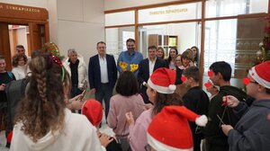 Κάλαντα στην Περιφέρεια από το 3ο ειδικό δημοτικό σχολείο Ηρακλείου