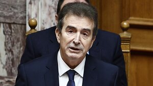 Με συναίνεση ΝΔ-ΠΑΣΟΚ πέρασε η τροπολογία για την αυστηροποίηση της νομοθεσίας περί όπλων - Τι προβλέπουν οι νέες διατάξεις