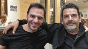 Η ανωγειανή μαντινάδα για το Μανόλη και το ξήλωμα του πουλόβερ Δούκα που άρχισε από την Κρήτη