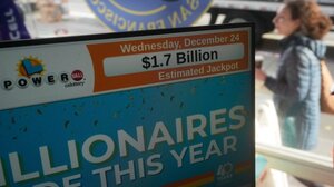 Χριστουγεννιάτικη τύχη για παίκτη λοταρίας στις ΗΠΑ – Κέρδισε τζακπότ 1,8 δισ. δολαρίων στο Powerball
