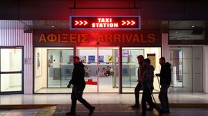 Υπό κατάληψη το αεροδρόμιο Ηρακλείου - Καμία πτήση μέχρι το πρωί