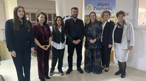  Άγιοι Δέκα - «Έσπασε» η σιωπή με ένα ηχηρό μήνυμα: «Η βία δεν είναι παραμύθι»