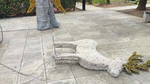 Κάμερες στη "μάχη" κατά των βανδαλισμών του χριστουγεννιάτικου στολισμού στον Άγιο Νικόλαο