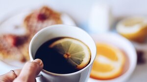 Οστεοπόρωση: Τι κάνει το τσάι που δεν το κάνει ο καφές