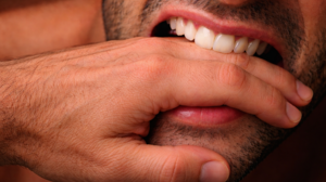 Ηράκλειο: Τού δάγκωσε το χέρι τόσο βαθιά που φάνηκε το κόκαλο