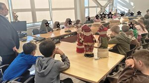 Επίσκεψη μαθητών της Γ’ τάξης του 1ου Δημοτικού Σχολείου στο Δημοτικό Κατάστημα Αρκαλοχωρίου