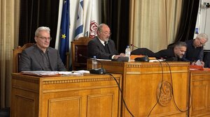 Η οικονομική “ασφυξία” κατεβάζει τα “ρολά” στον Δήμο Ηρακλείου