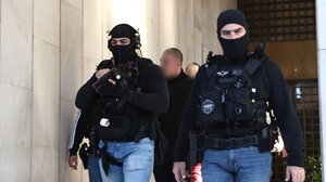 Διπλό φονικό στη Φοινικούντα: H πώληση τριών ακινήτων από τον ανιψιό του δολοφονημένου ιδιοκτήτη του κάμπινγκ