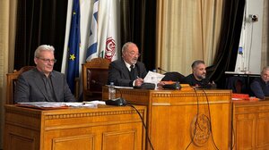 Ο Μπρέχτ, η Όπερα της Πεντάρας και το… Κοινωνικό Κομμωτήριο στο Ηράκλειο!