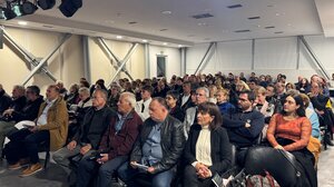 Μίκης Θεοδωράκης: Μια έκθεση για τον "παγκόσμιο Έλληνα" αποκαλύφθηκε στα Χανιά