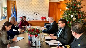 Συνάντηση Μιχαηλίδου – Γκίκα για την ενίσχυση της οικογένειας και της γονεϊκότητας στη νησιωτική χώρα