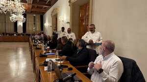 Μελωδική και γλυκιά… έκπληξη για τα μέλη του Δημοτικού Συμβουλίου Ηρακλείου