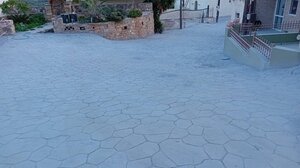 Δήμος Φαιστού: Σε εξέλιξη οι εργασίες τοποθέτησης σταμπωτών δαπέδων στο Κλήμα