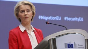 Φον ντερ Λάιεν: «Η Ευρώπη πρέπει να αποφασίζει ποιος εισέρχεται στην ΕΕ και όχι οι λαθρέμποροι»