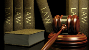 Μεταξύ Αλήθειας και Δικαιοσύνης: Η λεπτή γραμμή της Δημοκρατίας