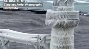 Παγωμένο σκηνικό στη λίμνη Μίσιγκαν από το κύμα ψύχους