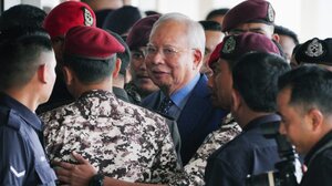  Μαλαισία: 15 χρόνια κάθειρξης για τον πρώην πρωθυπουργό Νατζίμπ Ραζάκ 