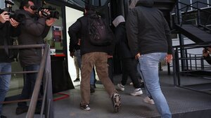 «Εγκληματική οργάνωση» με … μέλη διαφορετικών ταχυτήτων στους τραπεζικούς λογαριασμούς 