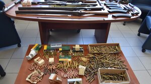 Ηράκλειο: "Αρματωμένος" 54χρονος έπεσε στο "δόκανο" της αστυνομίας - Φωτογραφίες