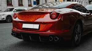 Όταν έτρεχαν τα εκατομμύρια πιο γρήγορα και από τις Πόρσε ή τις Φεράρι