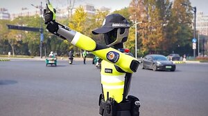 «RoboCop» ρυθμίζει την κυκλοφορία στην πόλη Χανγκτζόου της Κίνας